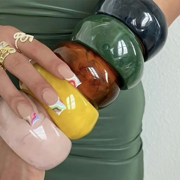 Pink Marbled Chic Resin Bangle - Picture 2 of 3